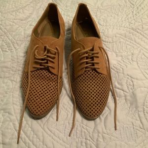 Punch-out lace-up loafers
